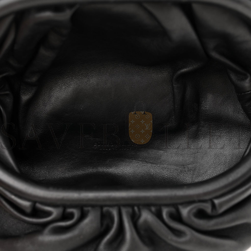 BOTTEGA VENETA NAPPA THE BELT CHAIN POUCH BLACK (23*15*5cm) BOTTEGA VENETA NAPPA THE BELT CHAIN POUCH BLACK (23*15*5cm)